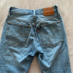 Levi’s 501 skinny x Aritzia